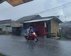 Hujan Badai Di Bandung Hari Ini